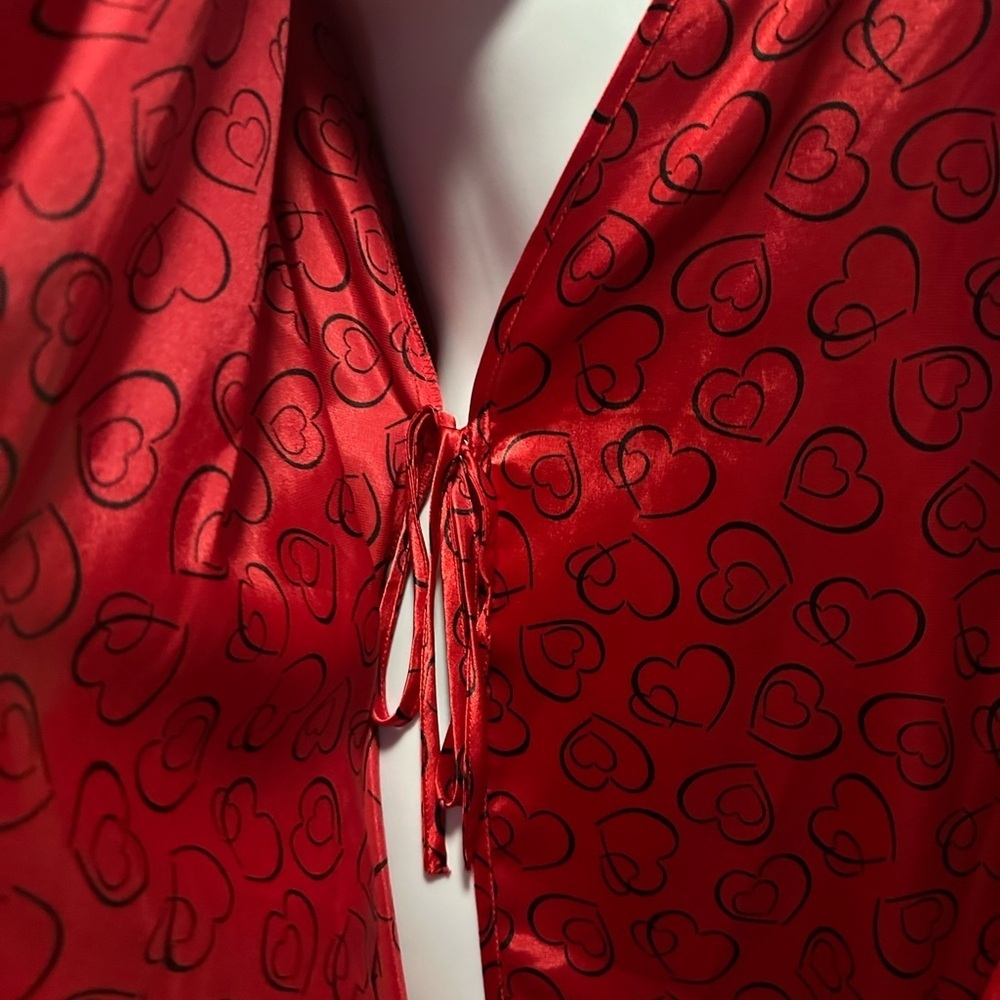 ✨❤️Morgan Taylor Red Velvet Wrap Robe with Ruffled Cuffs✨❤️ - Picture 8 of 16